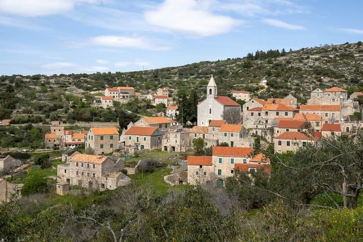 Hvar Half-Day Shore Excursion: Towns, Peka Lunch & Local Wine Tasting photo 2