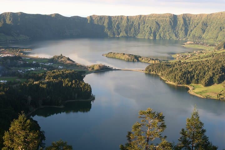 Sete Cidades & Lagoa do Fogo: Full-Day São Miguel Scenic Tour