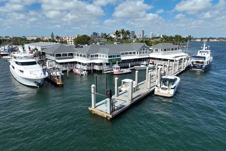 Private Yacht Cruise in Fort Lauderdale: 2–6 Hour Sundancer 37 Charter photo 4