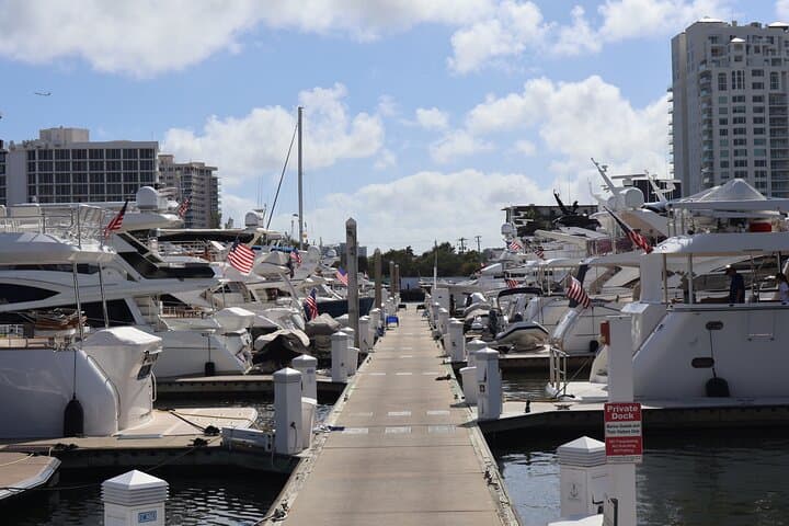 Private Yacht Cruise in Fort Lauderdale: 2–6 Hour Sundancer 37 Charter photo 3