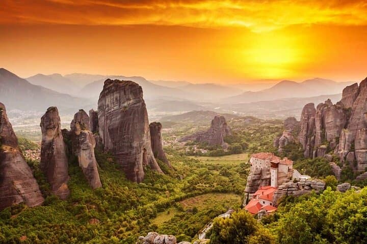 Meteora Day Trip from Thessaloniki: Explore the UNESCO Monasteries and Meteora Rocks