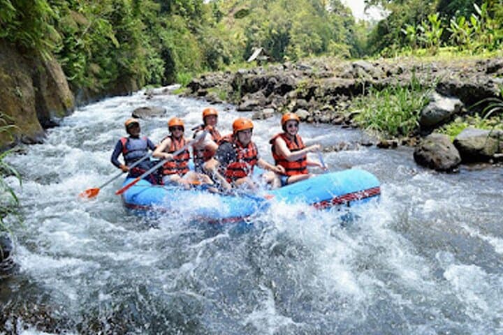 Telaga Waja Whitewater Rafting: 17km Bali River Run with Lunch & Photos photo 3