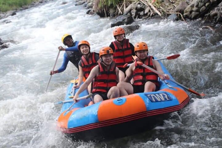 Telaga Waja Whitewater Rafting: 17km Bali River Run with Lunch & Photos photo 4