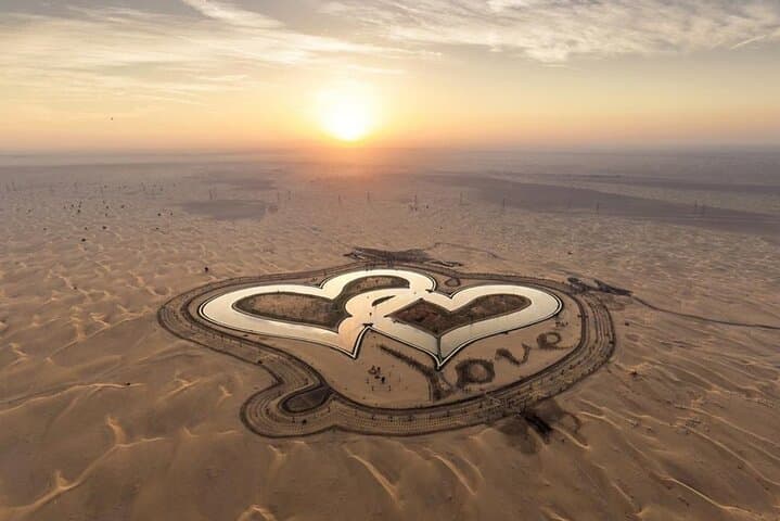 Dubai Sunrise Hot Air Balloon with Falconry Breakfast photo 3