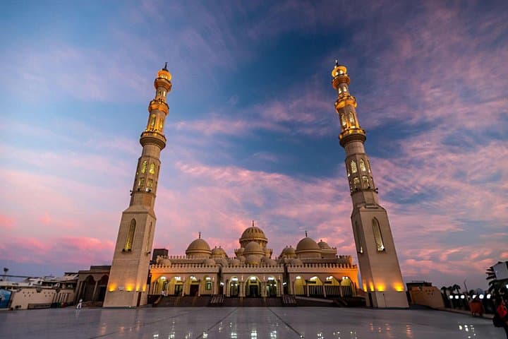 Hurghada Private VIP City Tour — Mosque, Marina & Local Markets photo 5