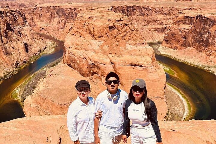 Private Antelope Canyon & Horseshoe Bend Day Tour from Las Vegas photo 3
