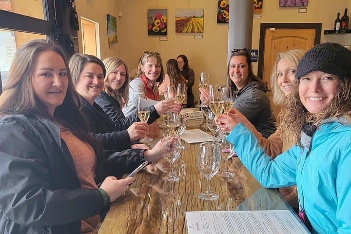Seattle to Woodinville Private Wine Tasting Shuttle — 3 Boutique Rooms & Lunch photo 2