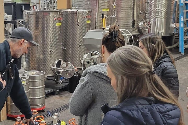 Seattle to Woodinville Private Wine Tasting Shuttle — 3 Boutique Rooms & Lunch photo 3