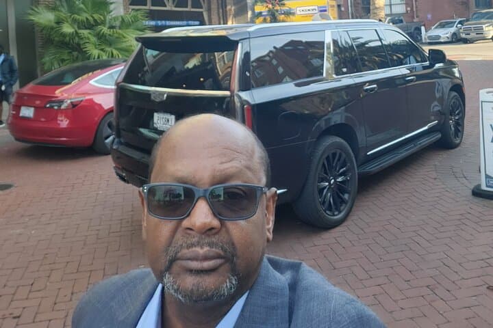 Black SUV Luxury Limousines in Atlanta: Hourly Private SUV Service photo 3