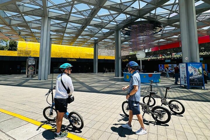 Private E‑Bike Tour Through Chapultepec Forest — 2.5-Hour Cultural Ride in Mexico City photo 3
