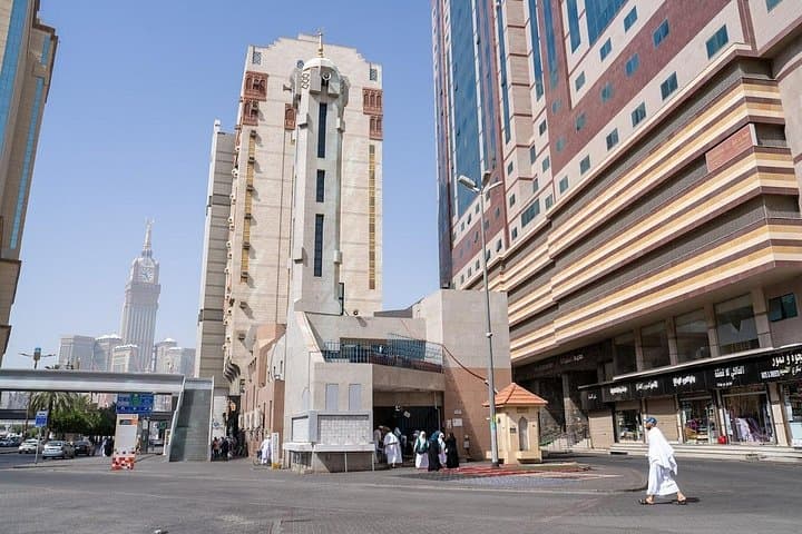 Masjid Al-Jinn & Al-Ma'alla Cemetery: Walking Tour of Prophetic Landmarks Near Masjid al-Haram photo 1
