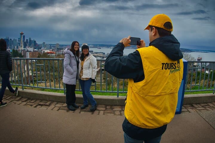 Seattle Land and Sea: Ultimate City and Harbor Tour Guide photo 5