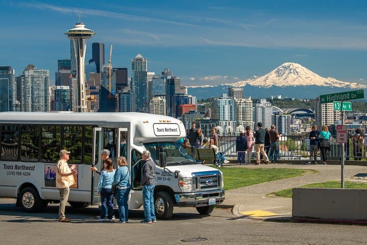 Seattle Land and Sea: Ultimate City and Harbor Tour Guide photo 2