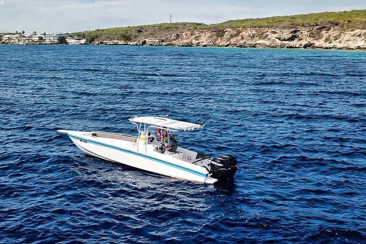 Spanish Waters Private Boat Tour & Swim Stop — 2-Hour Curaçao Cruise photo 2