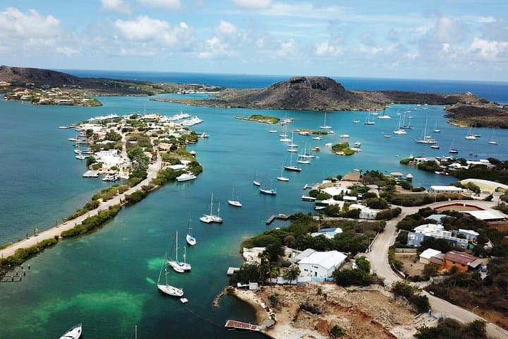Spanish Waters Private Boat Tour & Swim Stop — 2-Hour Curaçao Cruise photo 4