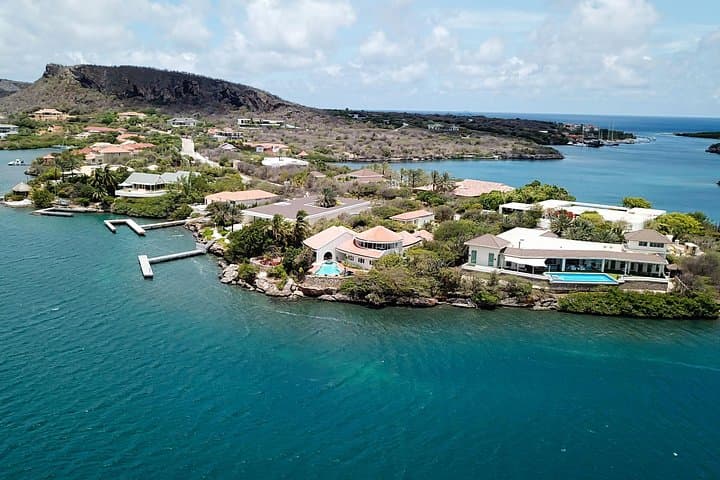 Spanish Waters Private Boat Tour & Swim Stop — 2-Hour Curaçao Cruise photo 6
