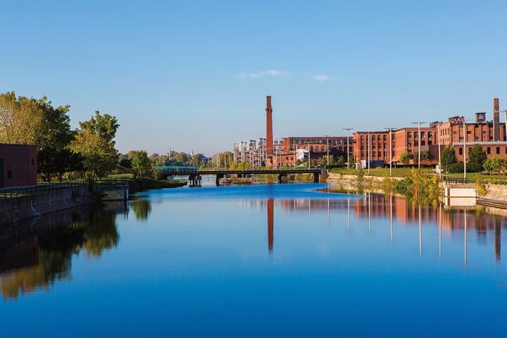 Kayaking the Lachine Canal: Guided Day Trip from Montreal photo 4