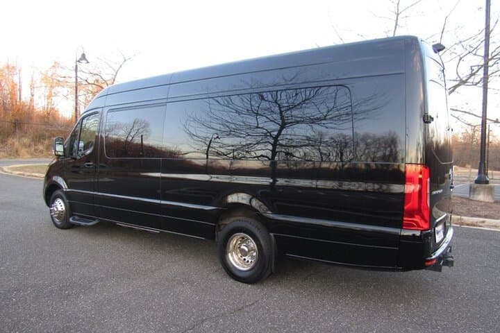 Luxury DC Private Shuttle Sightseeing Tour in a 14-Passenger Sprinter photo 2