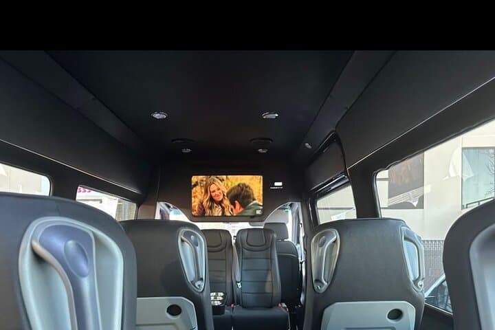Luxury DC Private Shuttle Sightseeing Tour in a 14-Passenger Sprinter photo 3