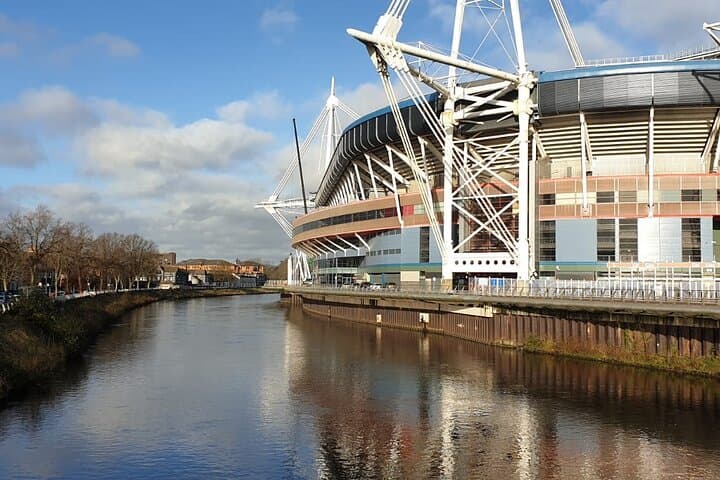 Cardiff All-in-One Walking Tour: Castle, Arcades & Cardiff Bay Highlights