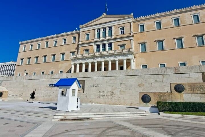 Athens Walking Tour: Anafiotika, Plaka & Traditional Sandal Shopping
