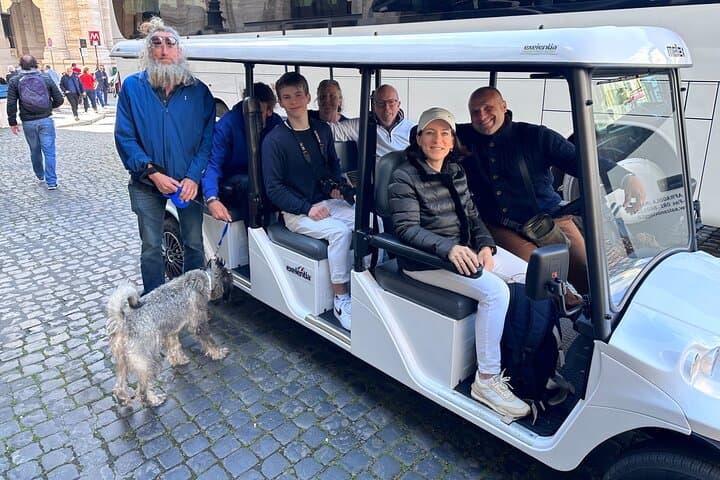 Rome in a Golf Cart: 3-Hour Gelato-Stop Private Tour of the Historic Center