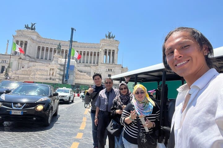 Rome in a Golf Cart: 3-Hour Gelato-Stop Private Tour of the Historic Center photo 2