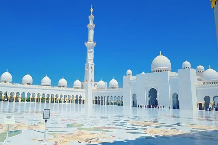 Private Abu Dhabi Day Trip from Dubai: Sheikh Zayed, Qasr Al Watan & Saadiyat photo 4