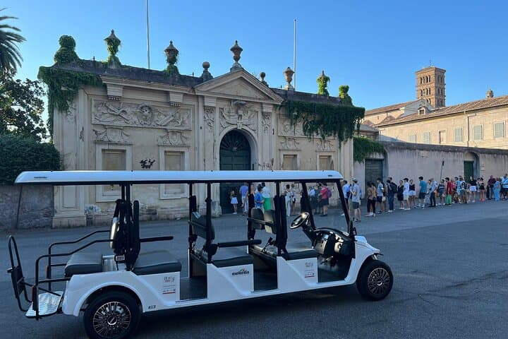 Rome at Dusk: Private Golf Cart Aperitivo Tour Through the Historic Center