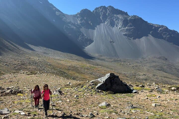 Hike Mesón Alto to El Yeso Reservoir: High-Andes Viewpoint from Santiago photo 4