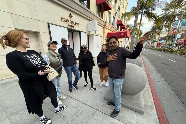 Beverly Hills Walking Tour: Rodeo Drive, Beverly Gardens & 90210 History photo 2