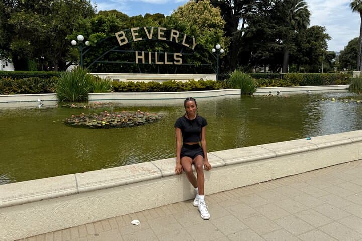 Beverly Hills Walking Tour: Rodeo Drive, Beverly Gardens & 90210 History photo 5
