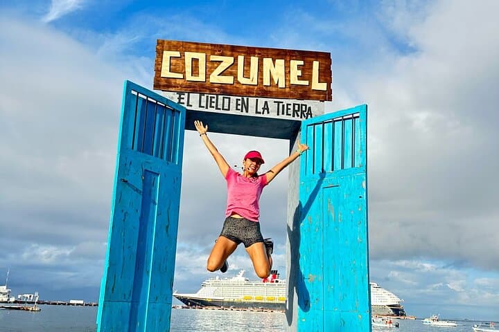 Cozumel Highlights: Benito Juárez Park Walking Tour & Tequila Tasting