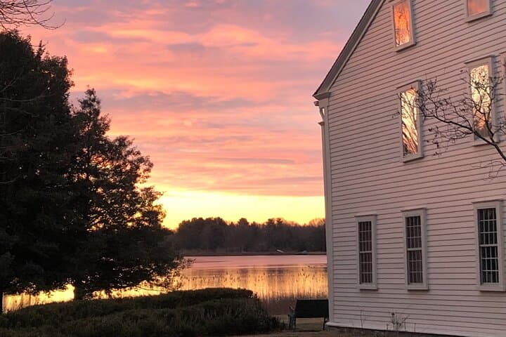 Smith's Castle History Scavenger Hunt: Interactive 17th‑Century Walking Tour in North Kingstown