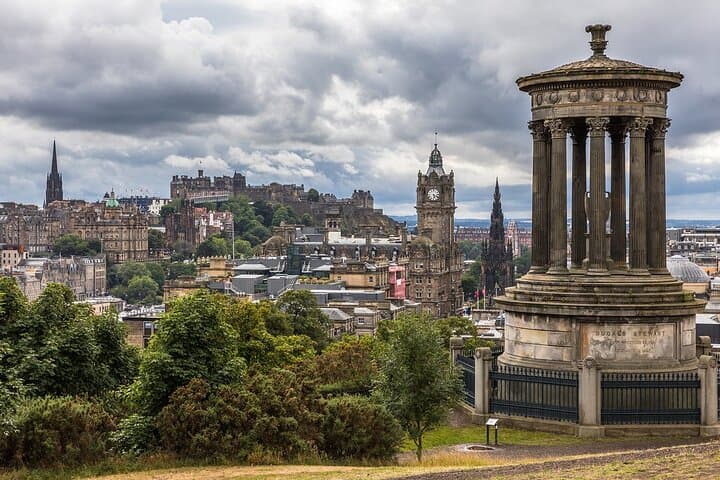Private Edinburgh Tour: 4-Hour Old & New City Highlights with Driver and Guide photo 4