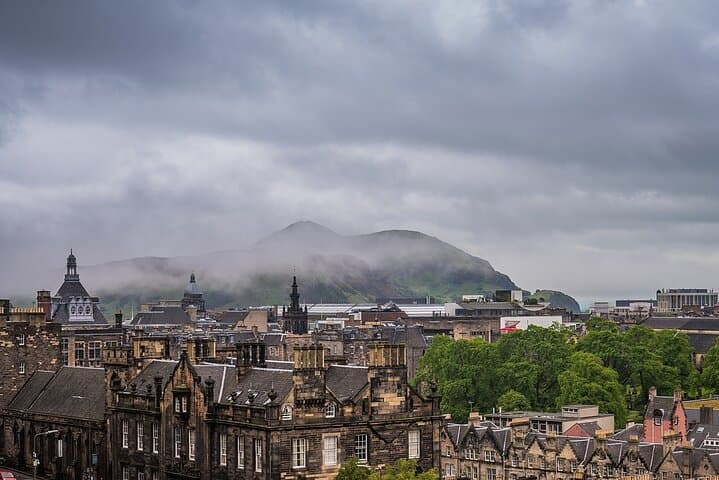 Private Edinburgh Tour: 4-Hour Old & New City Highlights with Driver and Guide photo 5