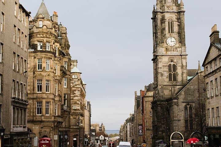 Private Edinburgh Tour: 4-Hour Old & New City Highlights with Driver and Guide photo 3