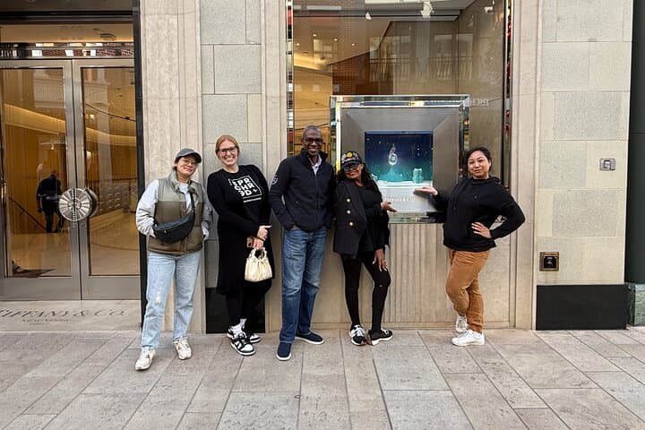 Private Beverly Hills Scavenger Hunt: Luxury Team-Building Adventure on Rodeo Drive photo 4