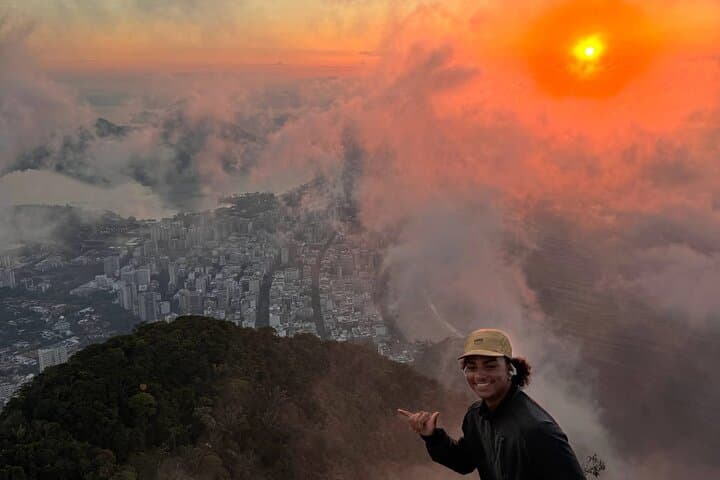 Sunrise Hike to Morro Dois Irmãos and Vidigal Favela Immersion photo 4