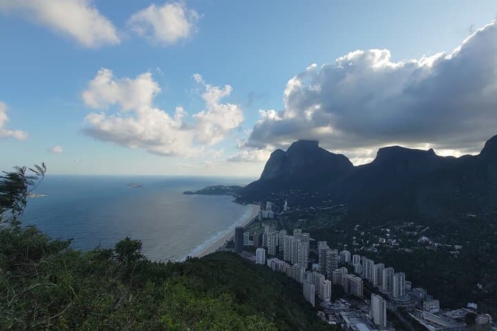 Sunrise Hike to Morro Dois Irmãos and Vidigal Favela Immersion photo 5