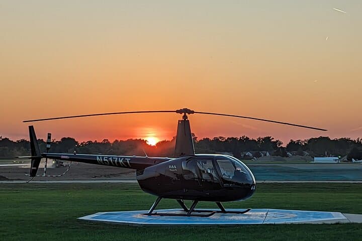 Sunset Helicopter Tour Over Detroit: 30-Minute Downtown Aerial Experience photo 6