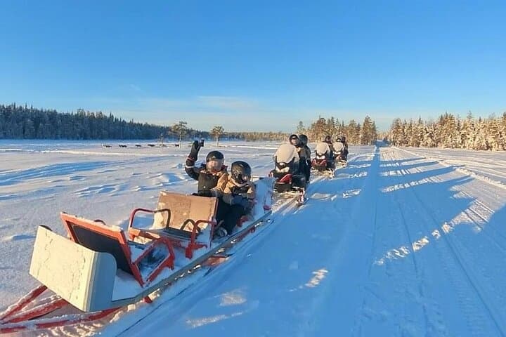 Arctic Wilderness Ride: Snowmobile Safari in Rovaniemi, Lapland