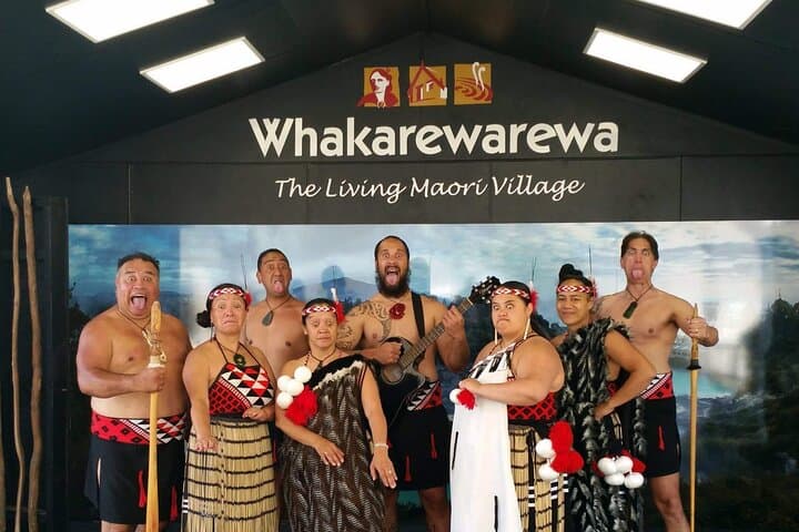 Rotorua Whakarewarewa Living Māori Village Tour with Hāngī Lunch from Auckland photo 4