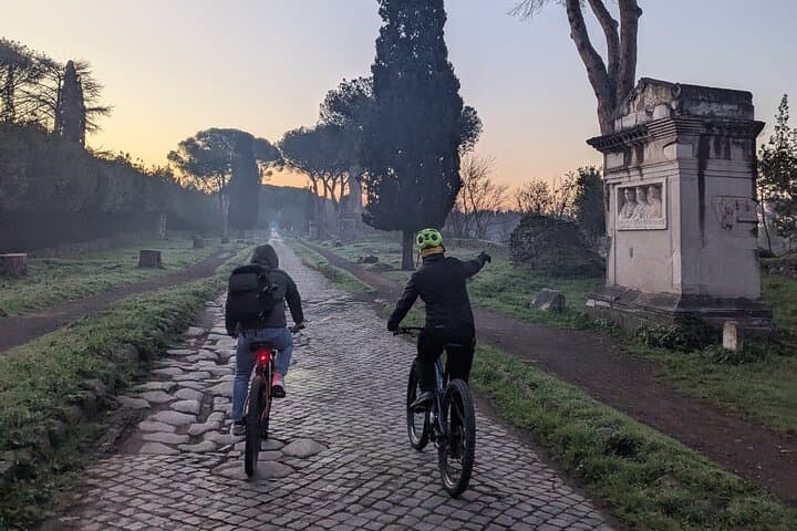 E‑Bike the Appian Way: Aqueducts, Cecilia Metella Mausoleum & VR History photo 3