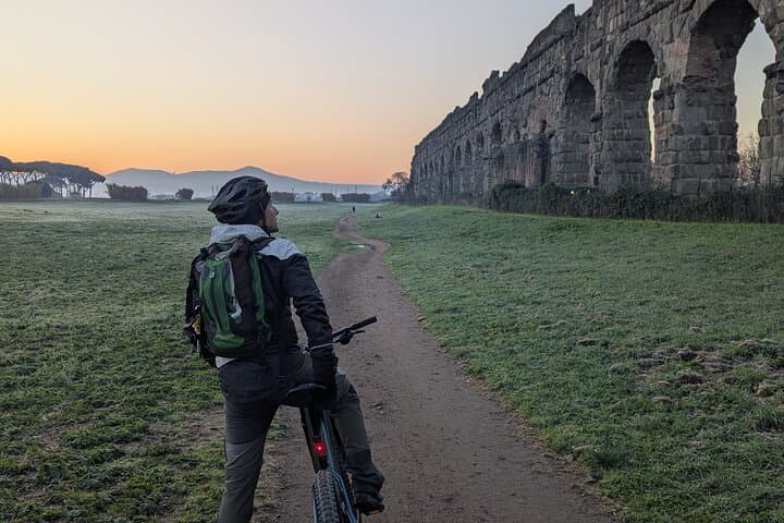 E‑Bike the Appian Way: Aqueducts, Cecilia Metella Mausoleum & VR History