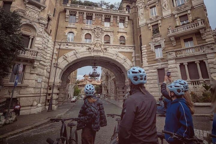 Rome e-Bike Tour: Villa Borghese, Villa Ada & Coppedè Small-Group Ride