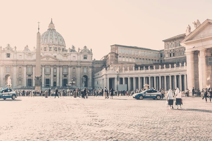 Pilgrim Route: Seven Basilicas Private Tuk-Tuk Tour in Rome photo 4