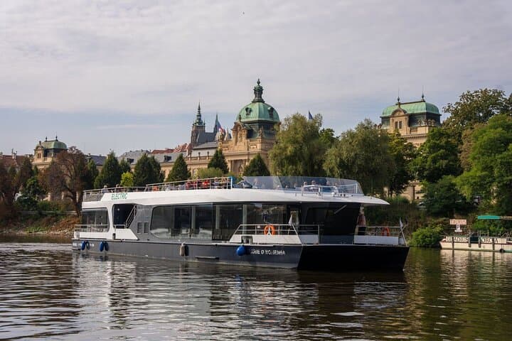 Prague Vltava 50-Minute Sightseeing Cruise — Charles Bridge to Prague Castle photo 6