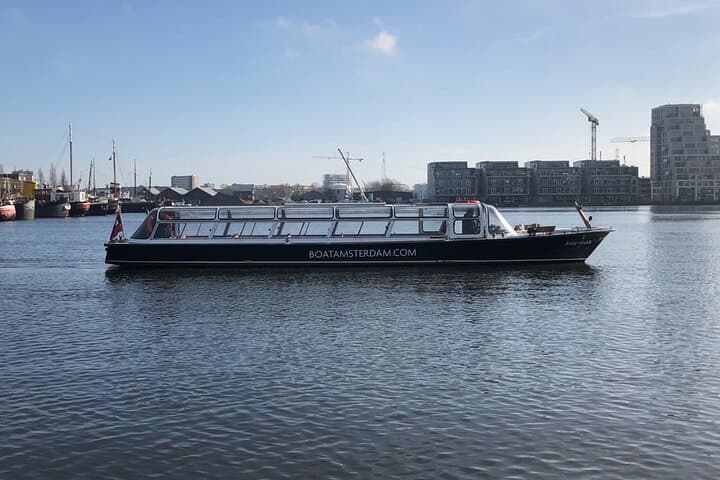 Amsterdam Canal Cruise: Classic 60-Minute Guided Tour with Two Drinks photo 4