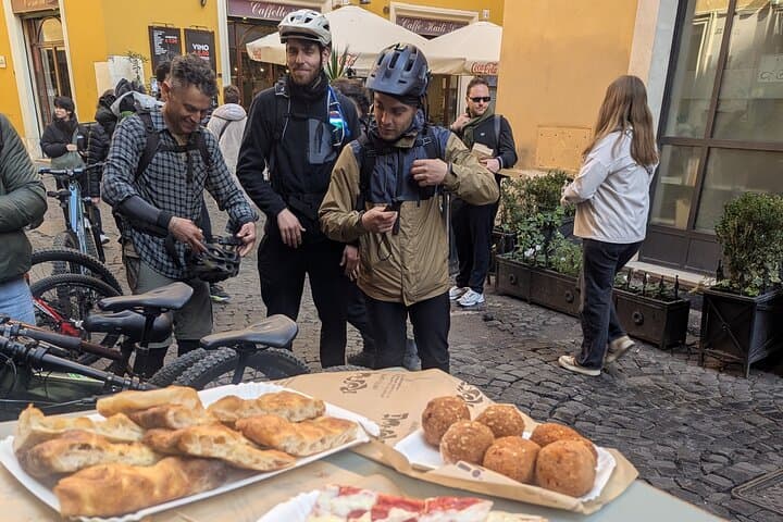 E-Bike Rome Highlights and Secret Cave Tasting in Testaccio photo 6